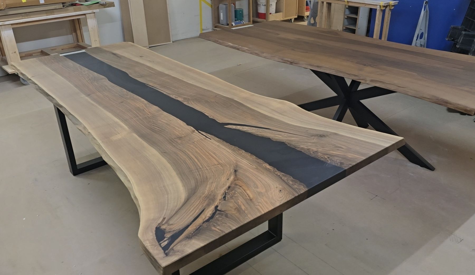 Tische: Nussbaum Massivholztisch – Neu (gemäss Beschreibung) aus Ramsei von Waelchris 1