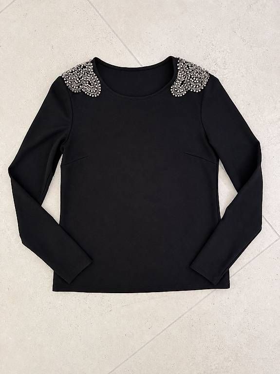 Top: Top Gr. S mit veredelten Schulterdetails – Usato da Merlischachen venduto da GlamGarb 2