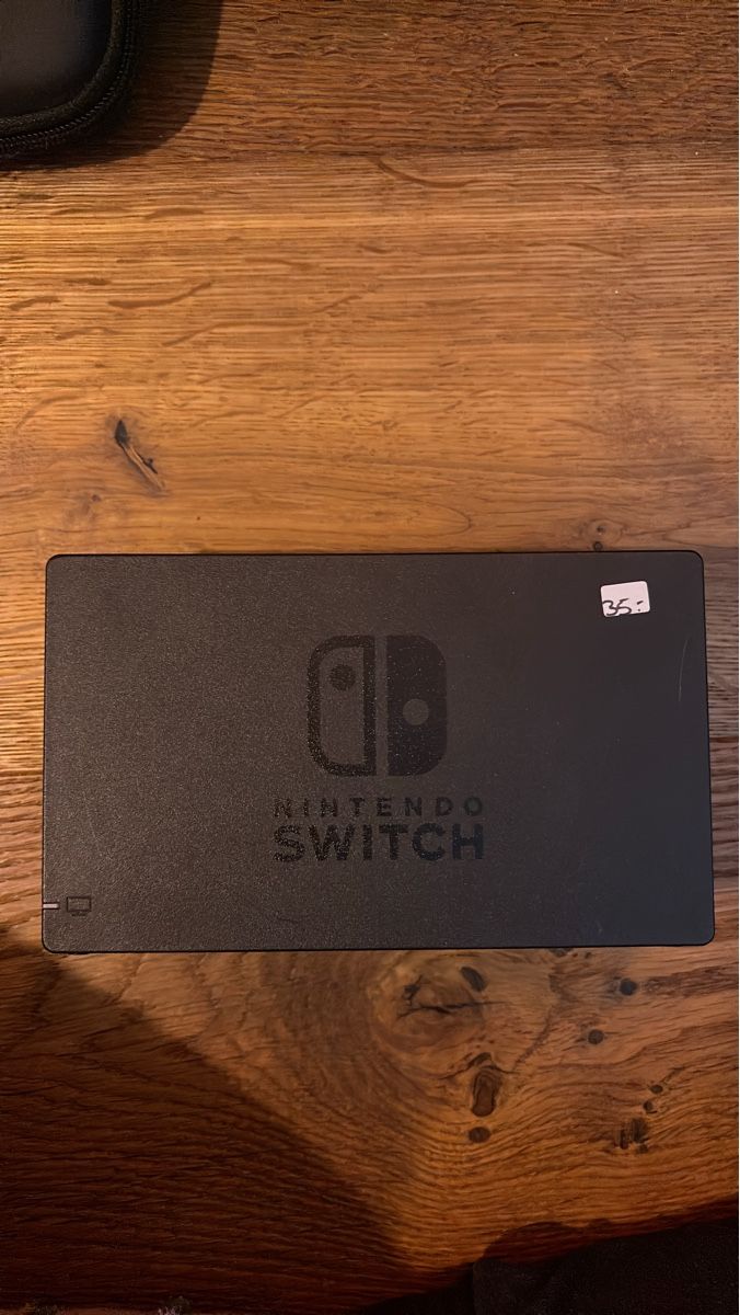 Nintendo Adattatori & Cavi: Nintendo Switch Dockingstation – Usato da Zürich venduto da hiddentreasures_zh