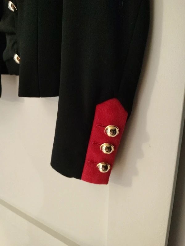Mango Giacche: MANGO Damen Blazer schwarz rot Michael Jackson  – Nuovo (secondo la descrizione) da Zürich venduto da MyFashion 1