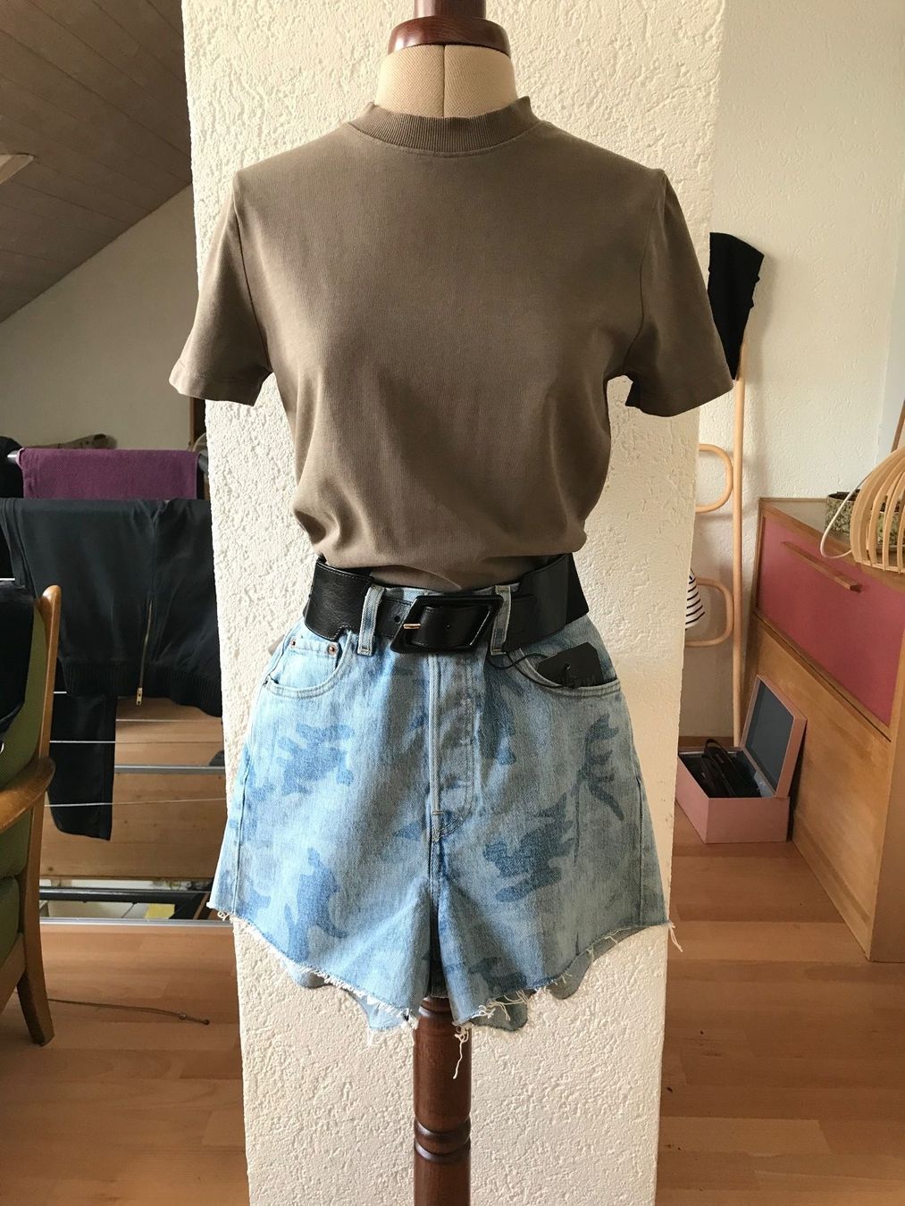 Levi's Jeans: Short Levi's Ribcage taille 27 – Nuovo e nell'imballaggio originale da Basel venduto da Maria-Alexa