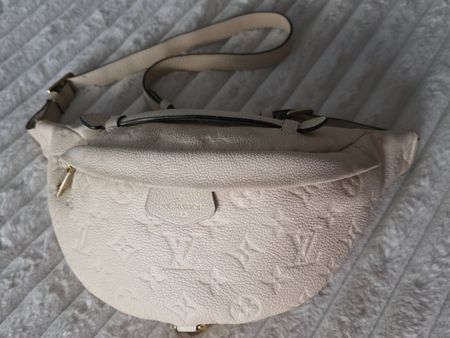 Louis Vuitton Bumbag Empreinte Beige - NP 1870.00