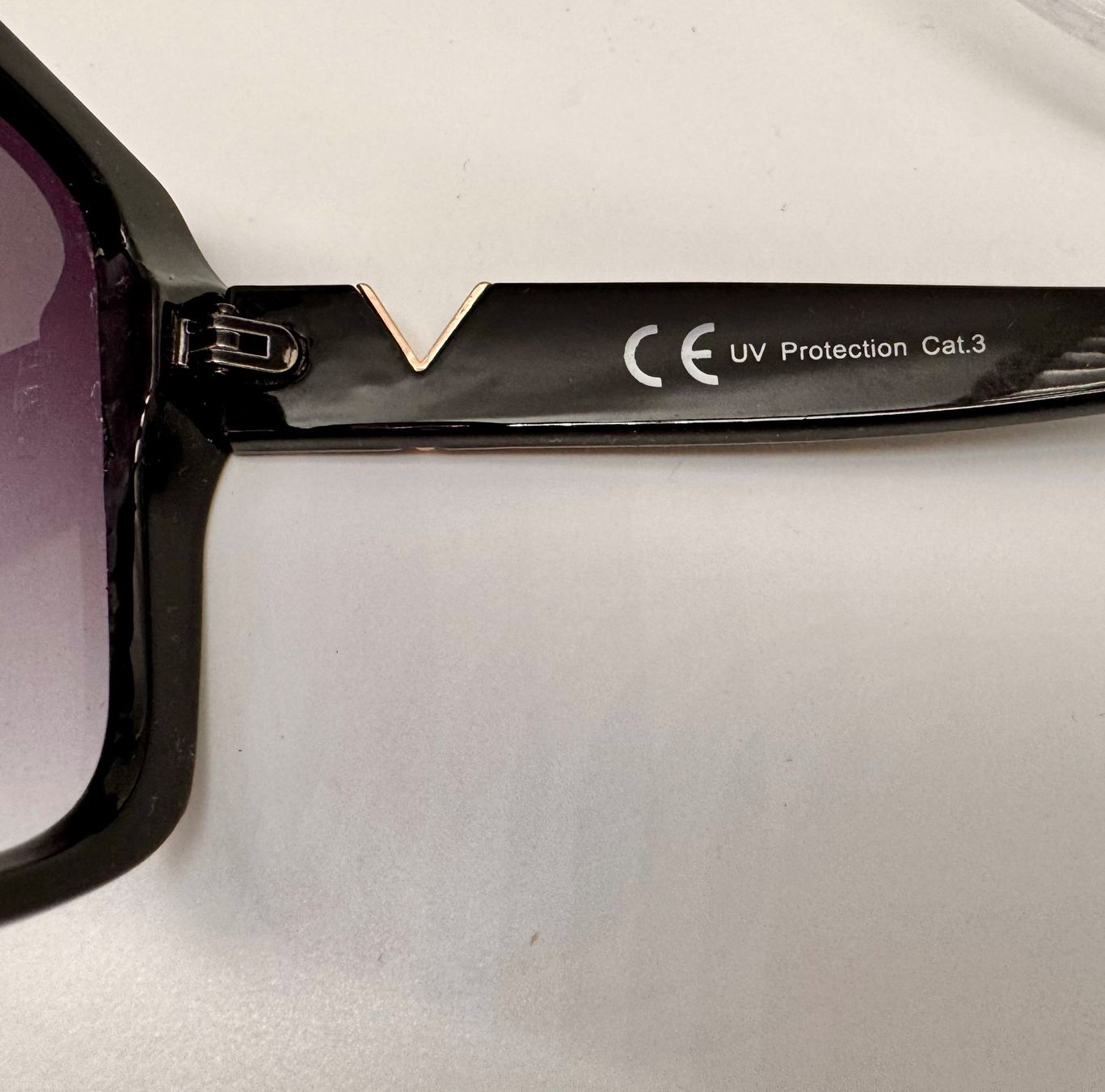 Brillen & Gläser: Damen Sonnenbrille – Gebraucht aus Hermetschwil-Staffeln von Mobile2013 5