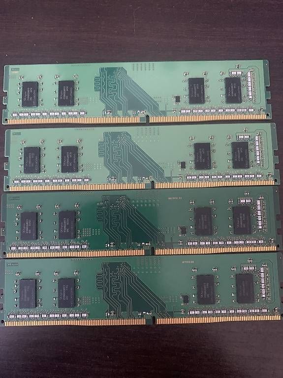 Memoria / RAM: RAM Hynix 4x4Gb DDR4 – Usato da Cossonay-Ville venduto da BRick73 1