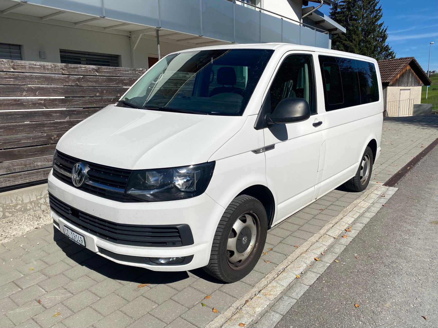 VW Autos: VW T6 Multivan 150PS 4motion – D'occasion à Bennau par Rennzwerg