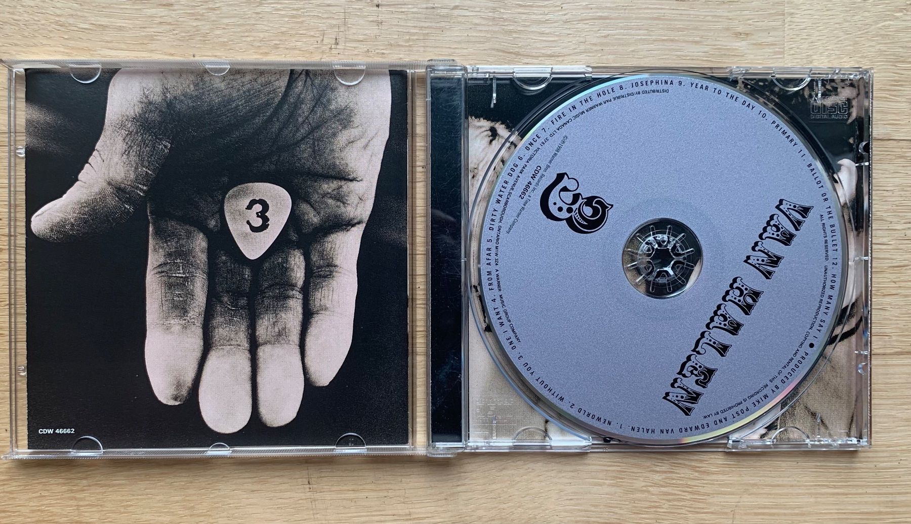 CDs: Van Halen III – Gebraucht aus Zürich von Fieber 1