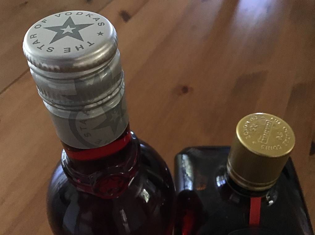 Bevande alcoliche: 1 Vodka Red/ 1 Cointreau – Nuovo e nell'imballaggio originale da Uzwil venduto da Steini27 1