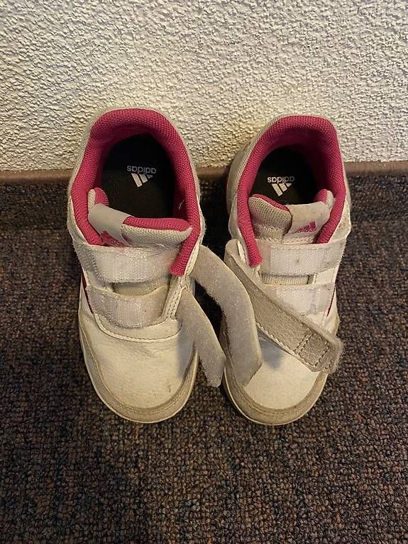 Schuhe für Jungen: Turnschuhe Elefanten Adidas beide Grösse 27 – Neu (gemäss Beschreibung) aus Allenwinden von guetzli20 4