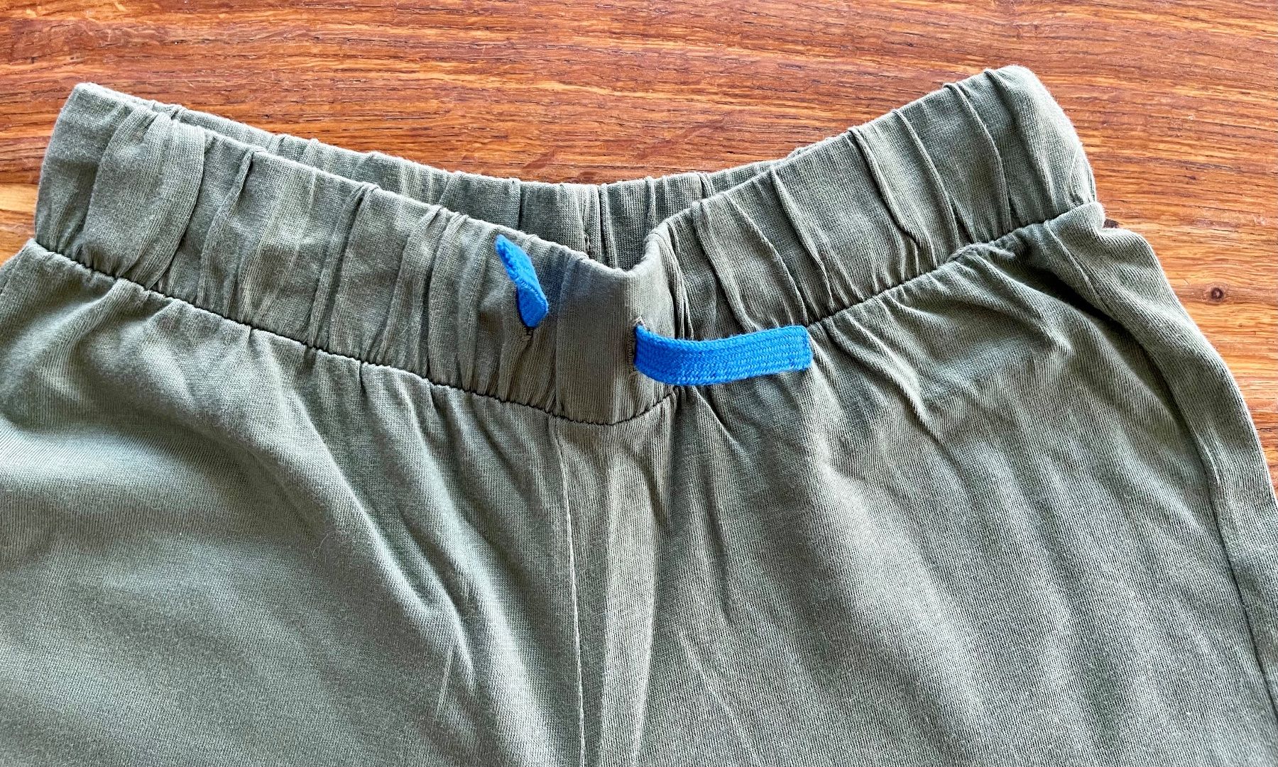 Benetton Pantaloni: tolle Benetton Shorts Gr. 164 – Usato da Buchrain venduto da Sunny026 1