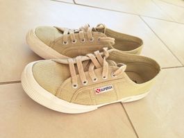 Superga Olivegrün Gr. 37