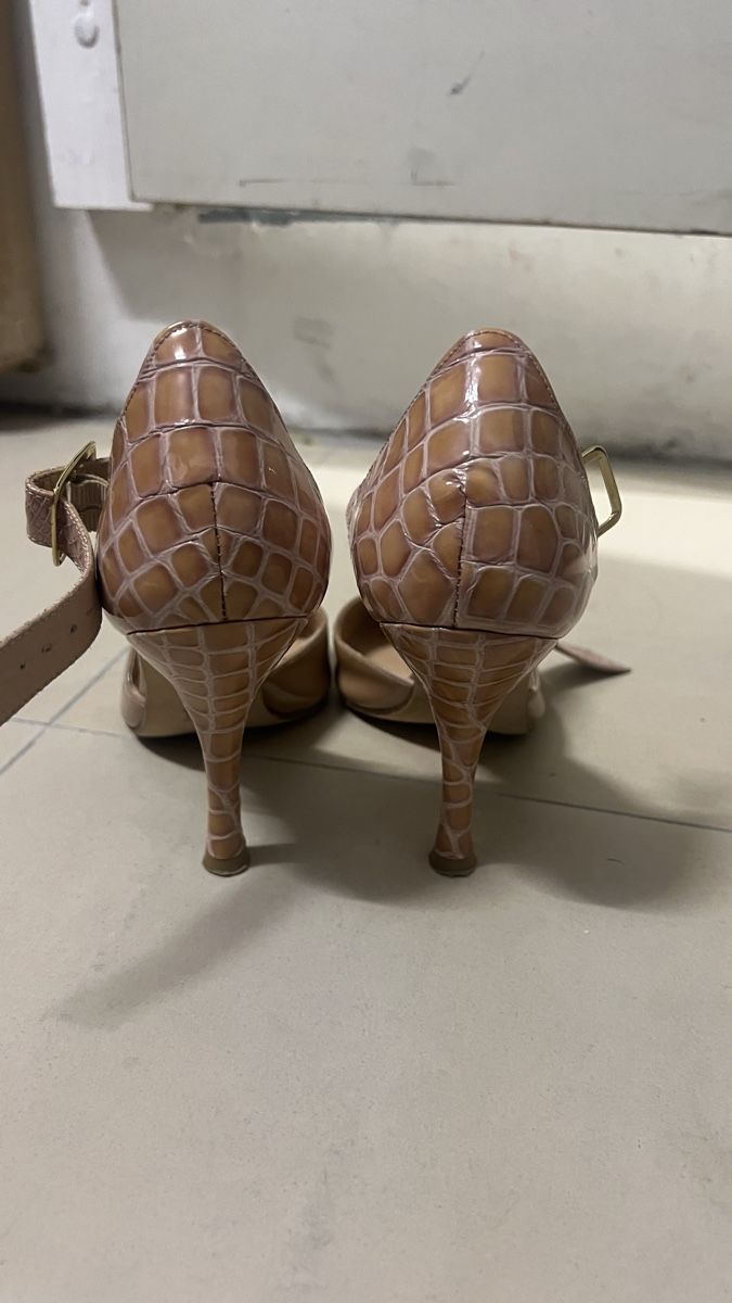 Scarpe da donna: High Heels Lackleder! – Usato da Bretzwil venduto da .Schoggi. 2