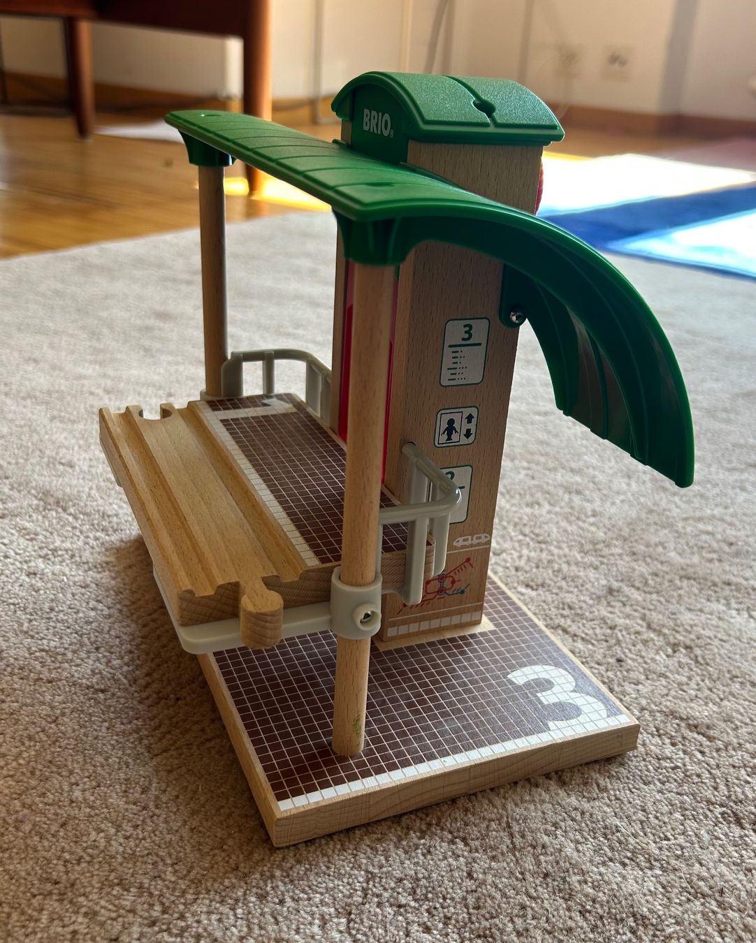 Brio Giocattoli: BRIO Bahnhof, erhöht, mit Lift – Usato da Zürich venduto da awy8 2