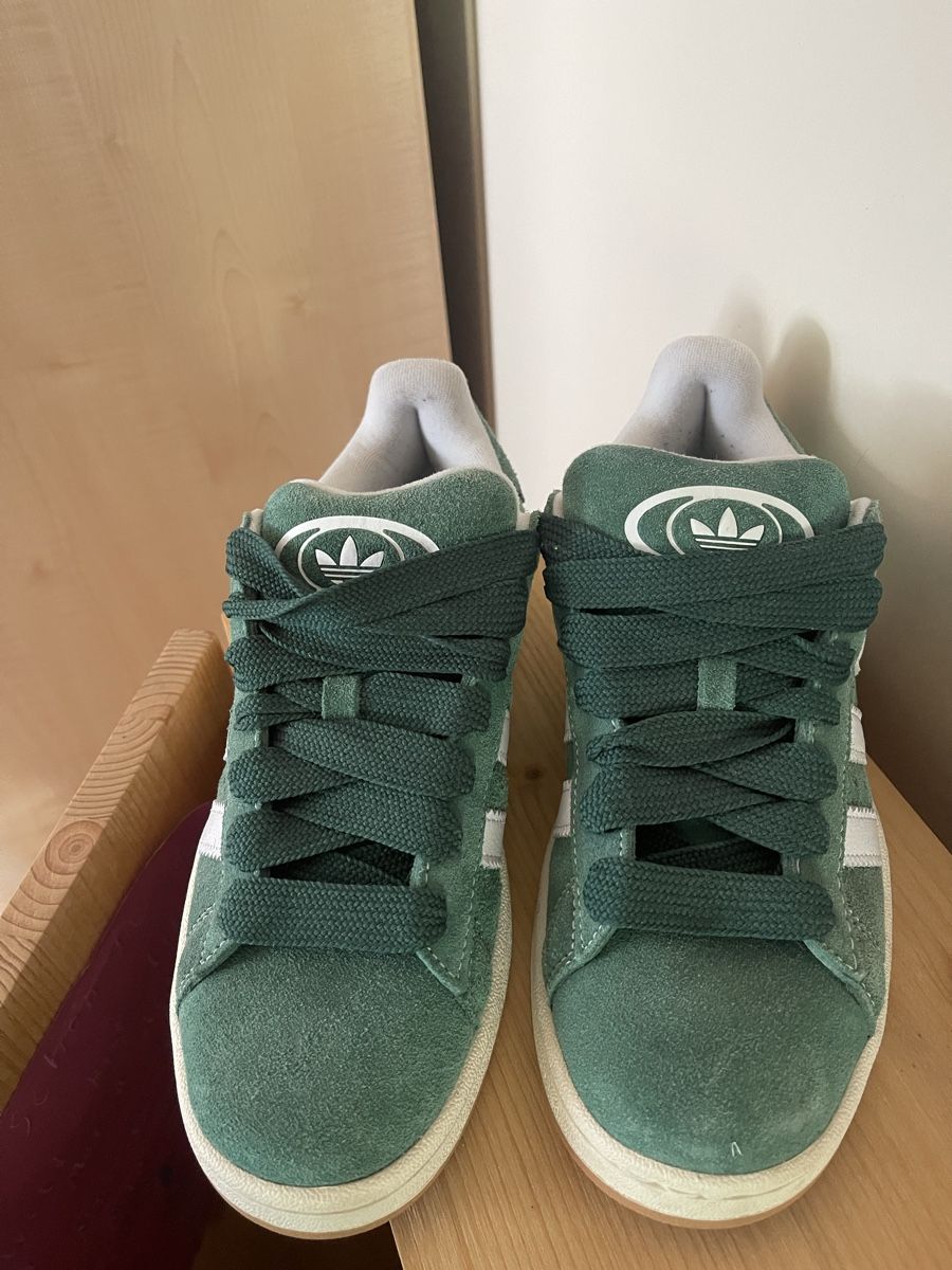 Adidas Damenschuhe: Adidas Sneaker ungetragen – Gebraucht aus Schaffhausen von mda_bvc2