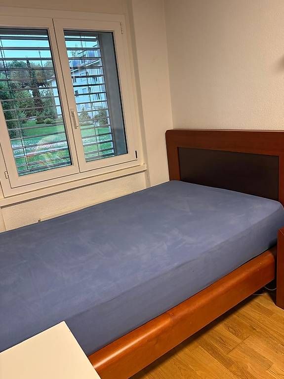 Letti: Bett 120x200cm Kirschholz  – Usato da Schliern b. Köniz venduto da gon_c2zq 1