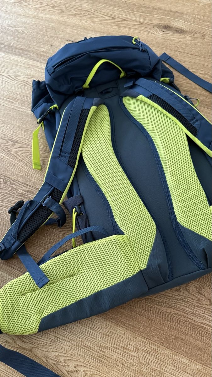 Zaini: Rewind Comfort Fit 30L Hiking Backpack – Usato da Boswil venduto da hey.itsme 5