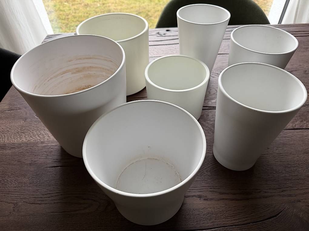 Vasi per fiori: Weisse Blumentöpfe, 12-20 cm, 7 Stück – Usato da Chur venduto da mir_8ns7 2