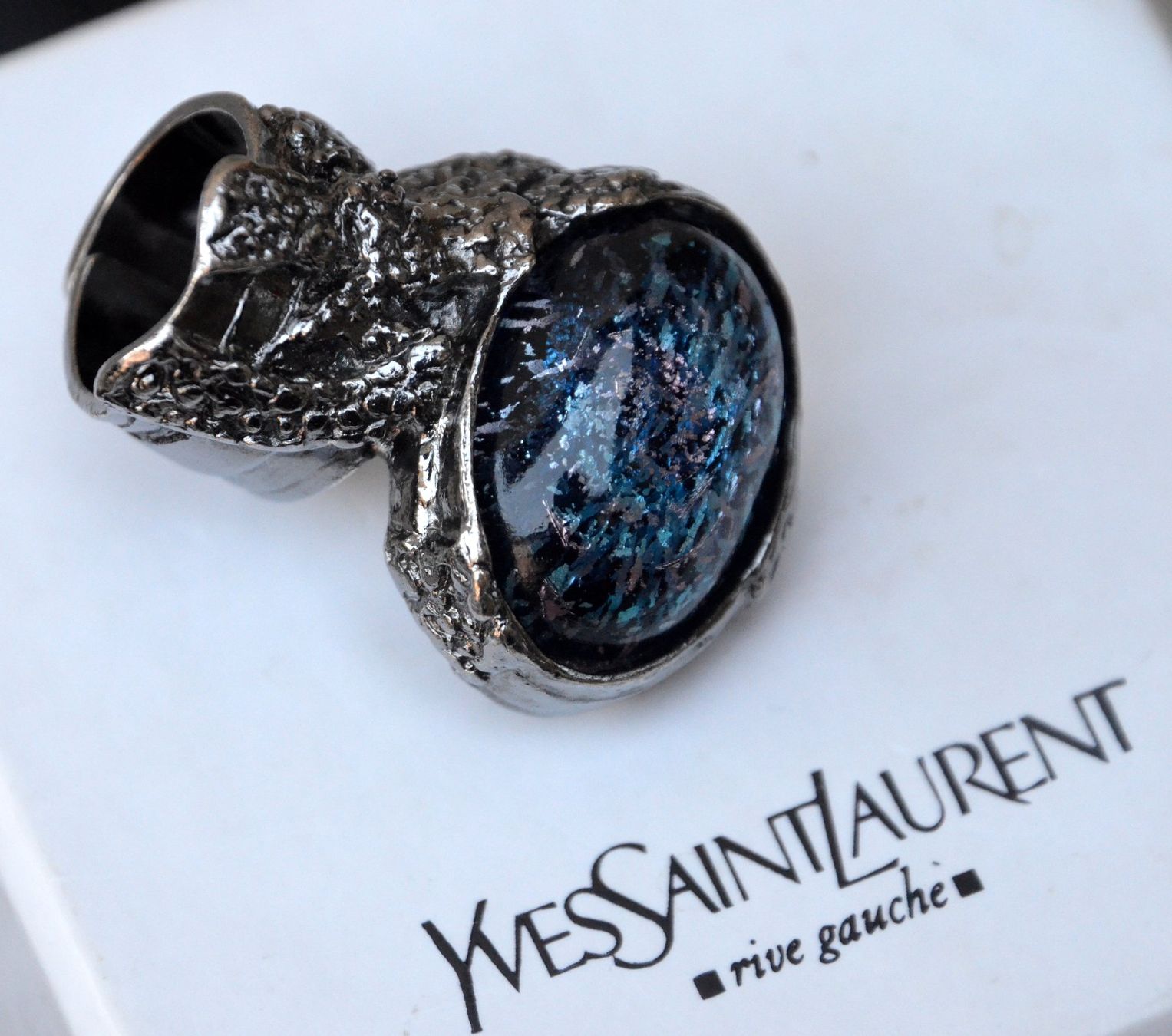 Saint Laurent Anelli: Yves Saint Laurent Arty Ovale Ring bague 6 – Usato da Collonges venduto da Auganien 7