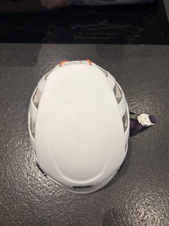 Caschi: Petzl Helm Meteor Grösse S/M – Usato da Malans GR venduto da norina2121 1