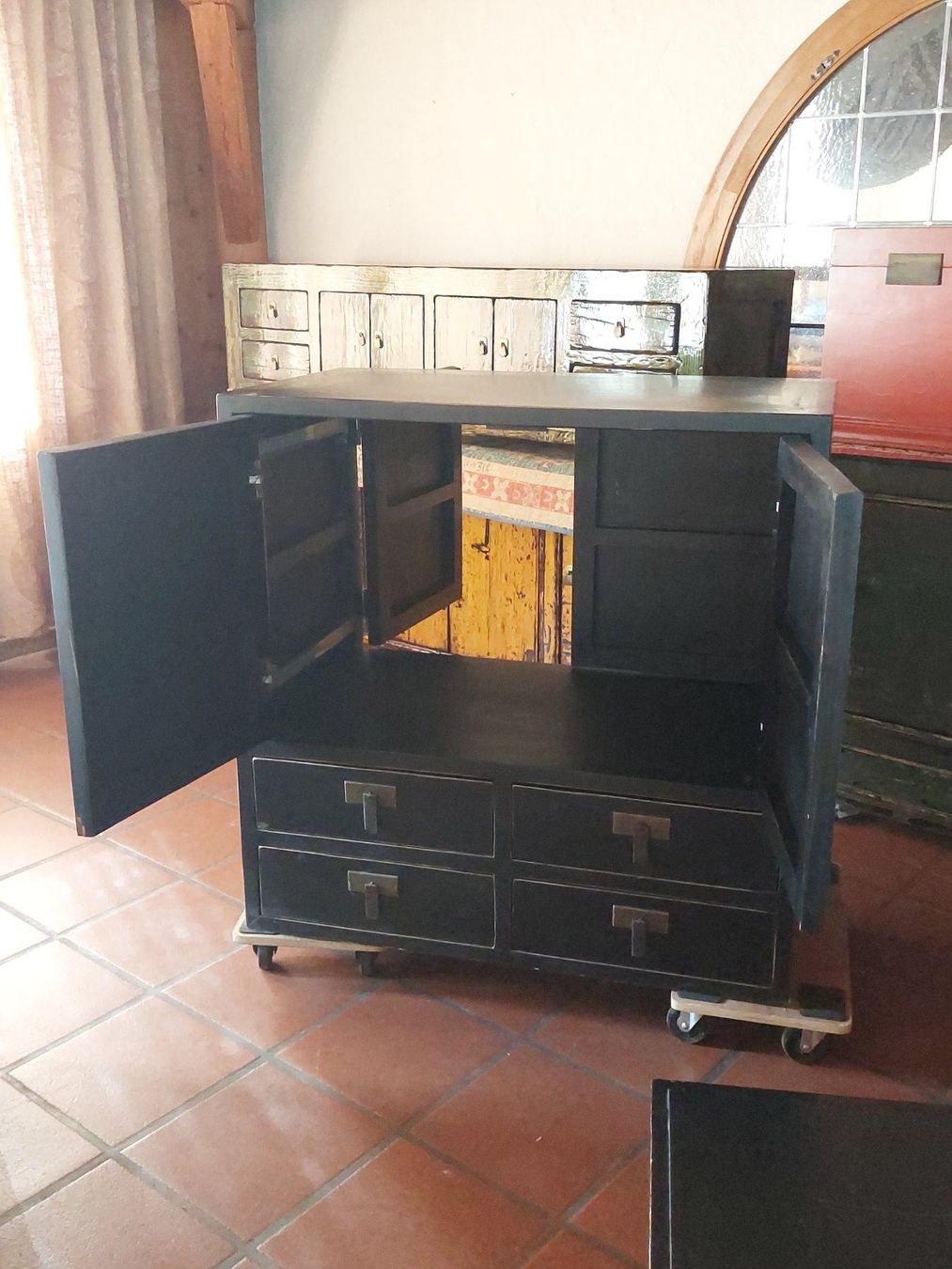 Cassettiere: Schwarze Kommode mit Türen zweiseitig – Nuovo (secondo la descrizione) da Cham venduto da mjg1901 3