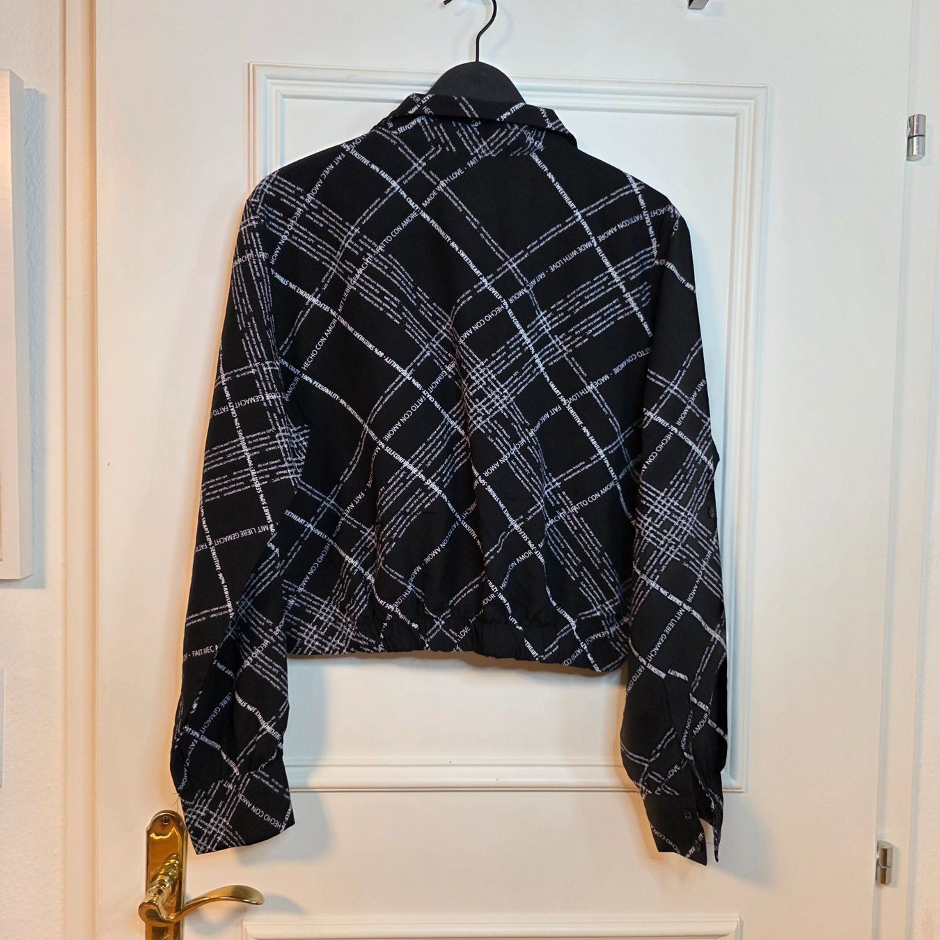 Camicette: Schwarze Crop Bluse mit Muster 40/42 – Usato da Wald ZH venduto da CapLux 5