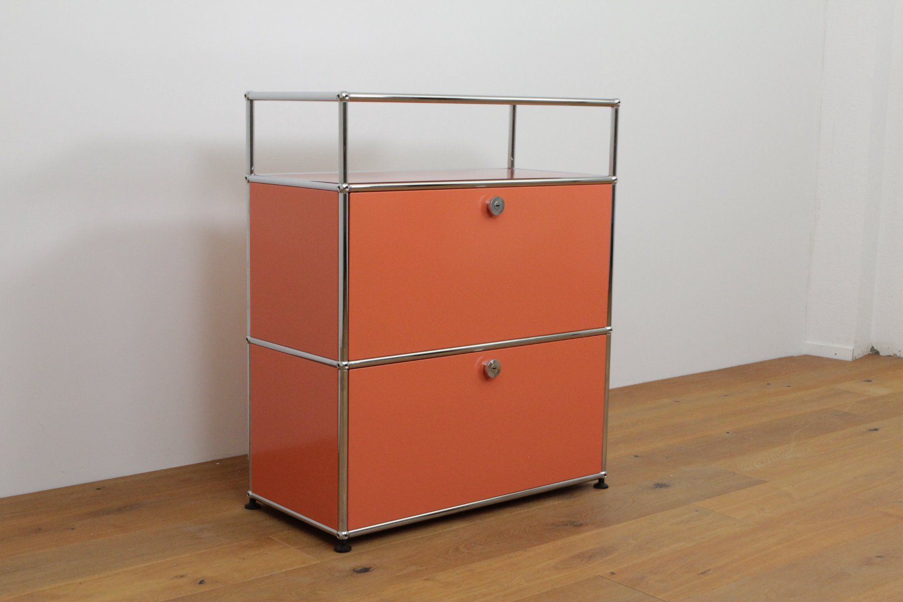 USM Scaffali: USM Haller Regal // UPCYCLED // NEUE FARBEN – Nuovo (secondo la descrizione) da Affoltern am Albis venduto da StudioStandard 1