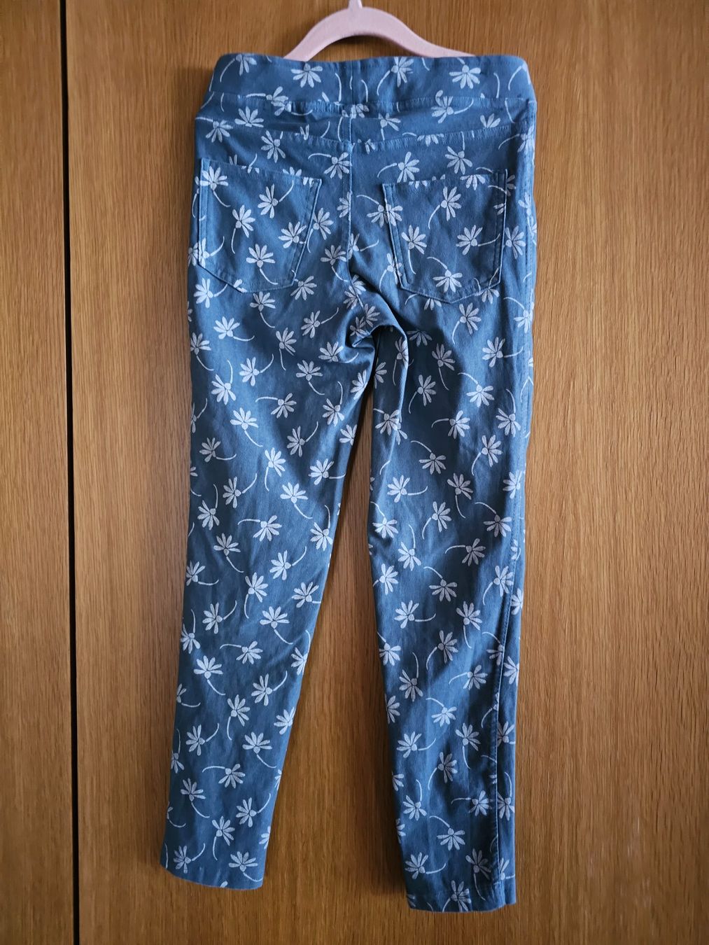 Pantaloni: Hose Gr. 134 – Usato da Engi venduto da kat_7zfx 1