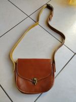 Sac bandoulière en cuir brun vintage, parfait pour l'été!