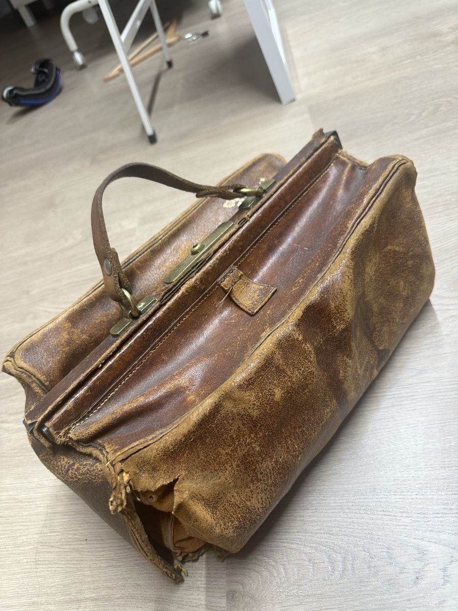 Schweizer Armee Borse: SECOND WORLD WAR Swiss Army Emergency Handbag – Usato da St-Imier venduto da Baptthegreat 1
