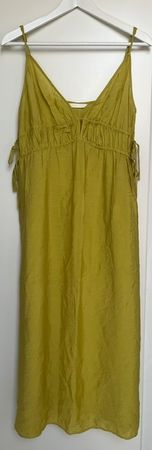 Leichtes, knöchellanges Sommerkleid gelbgrün