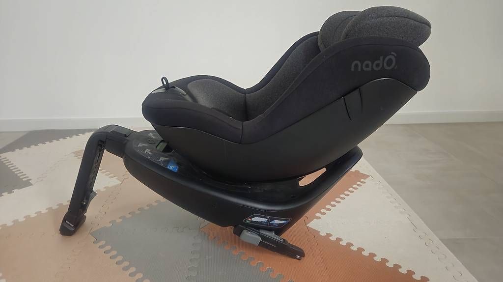 Seggiolini per auto: Seggiolino con isofix e rotante  – Usato da Bellinzona venduto da dar_fyq9