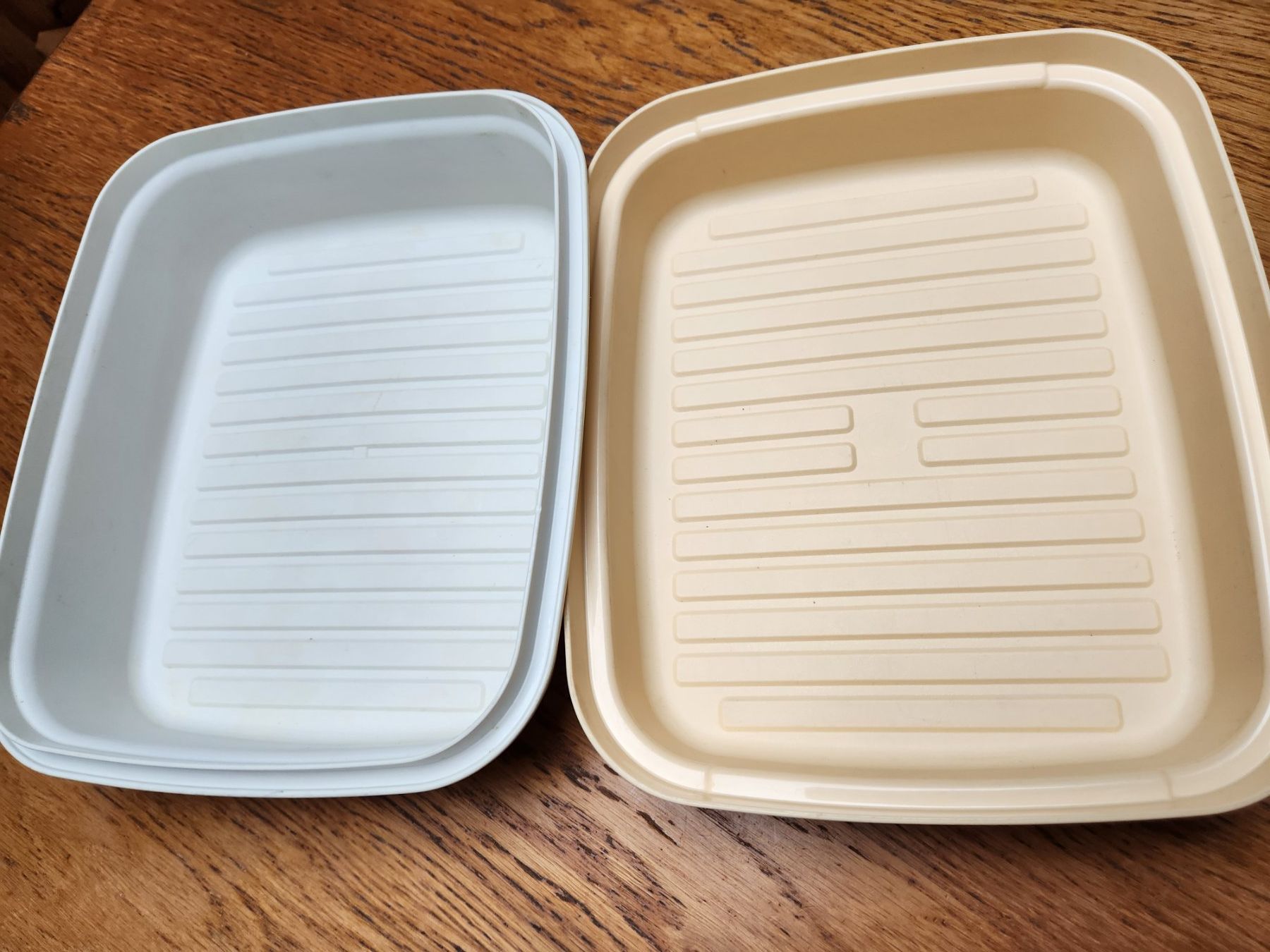 Tupperware Contenitori & Simili: grosser Behälter von Tupperware für Käse Brot oder Gemüse – Usato da Gstaad venduto da Meiel2020 2