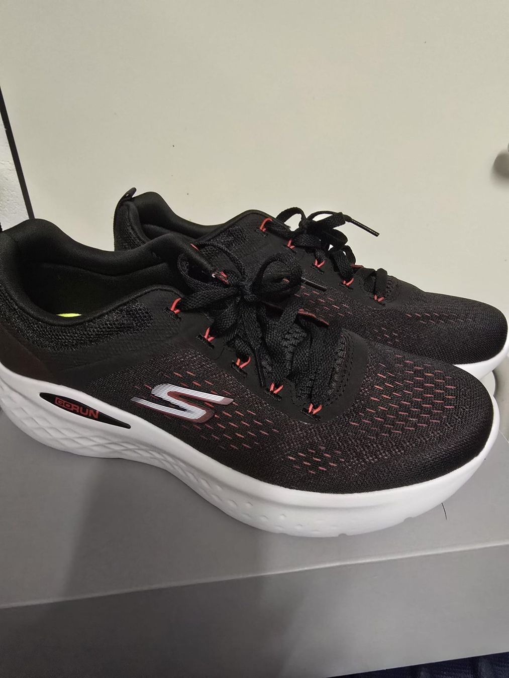 Skechers Scarpe da uomo: SKECHERS  Neu – Nuovo e nell'imballaggio originale da Wil SG venduto da SER2
