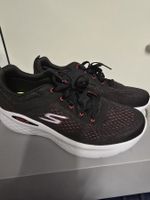 SKECHERS  Neu