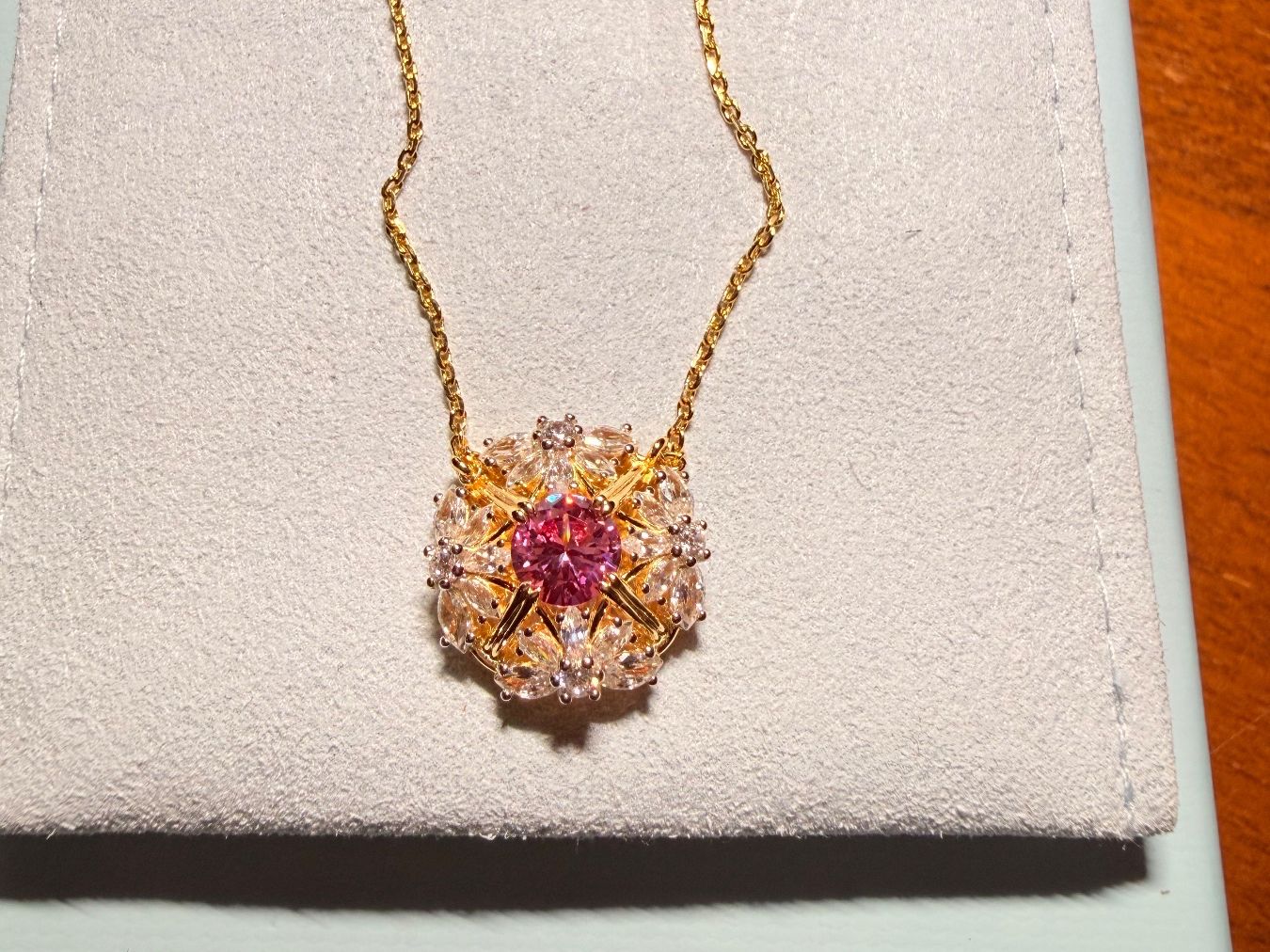 Colliers: Collier Rosalie – Neuf avec emballage d'origine à St-Maurice par Sandrinette123 1
