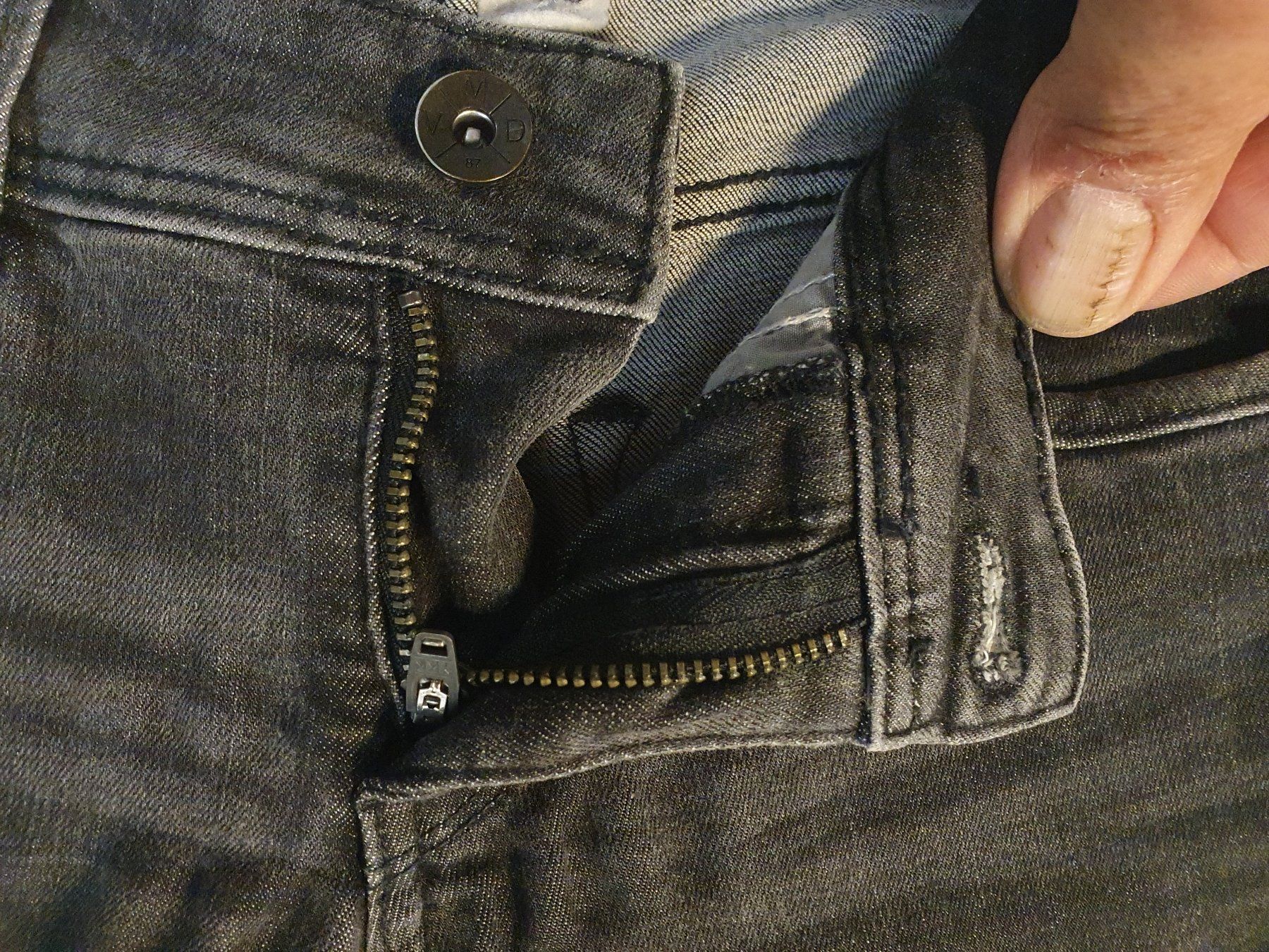 Vero Moda Jeans: Vero Moda Jeans schwarz grösse 30 – Usato da Zürich venduto da loosebone 7