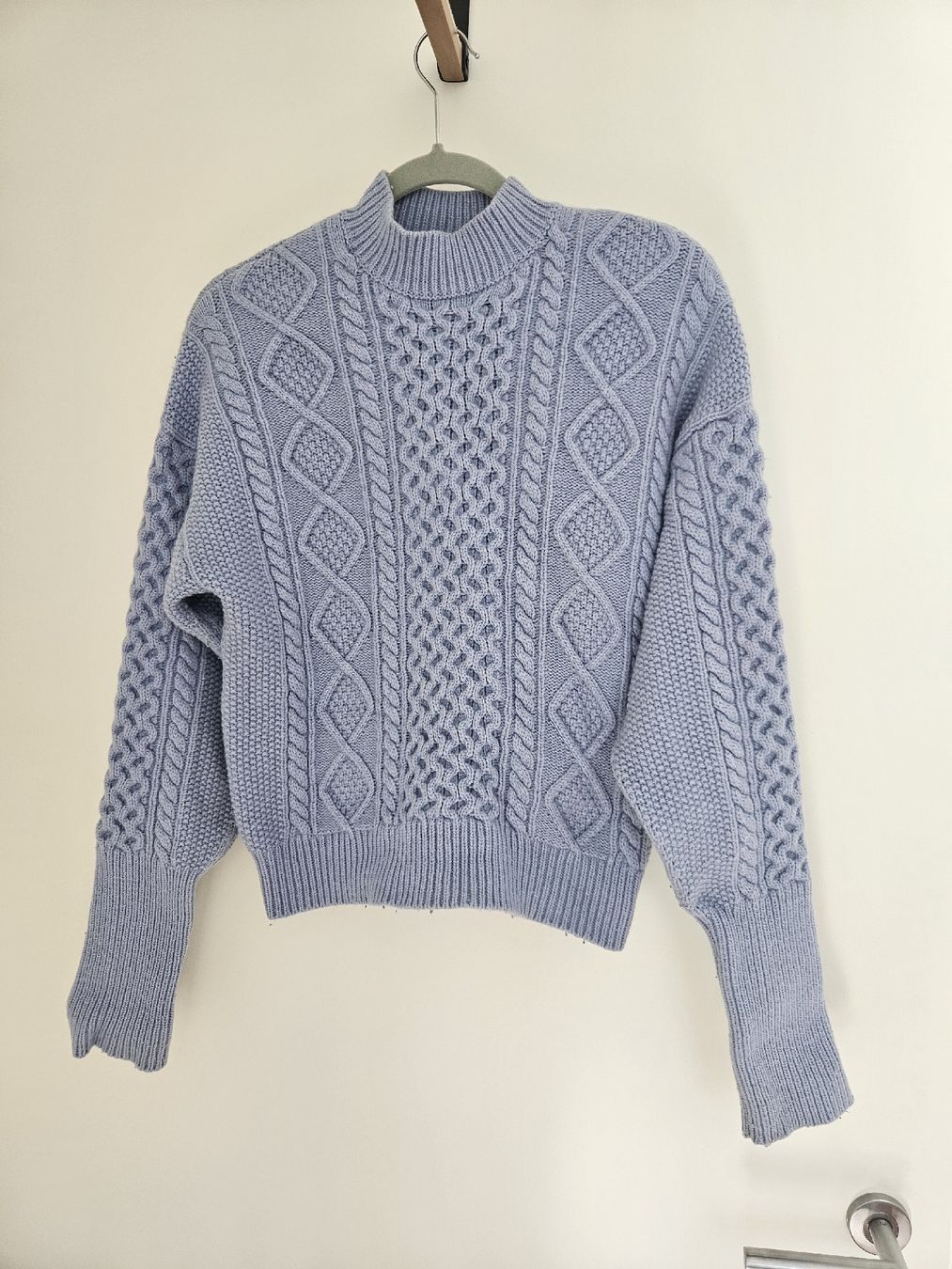 Pullover & Sweatshirts: Damen Wollpullover hellblau Grösse 38 – Gebraucht aus Jussy von hwe_zky5