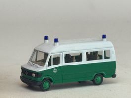 VE1- Herpa Mercedes 207 D Polizei