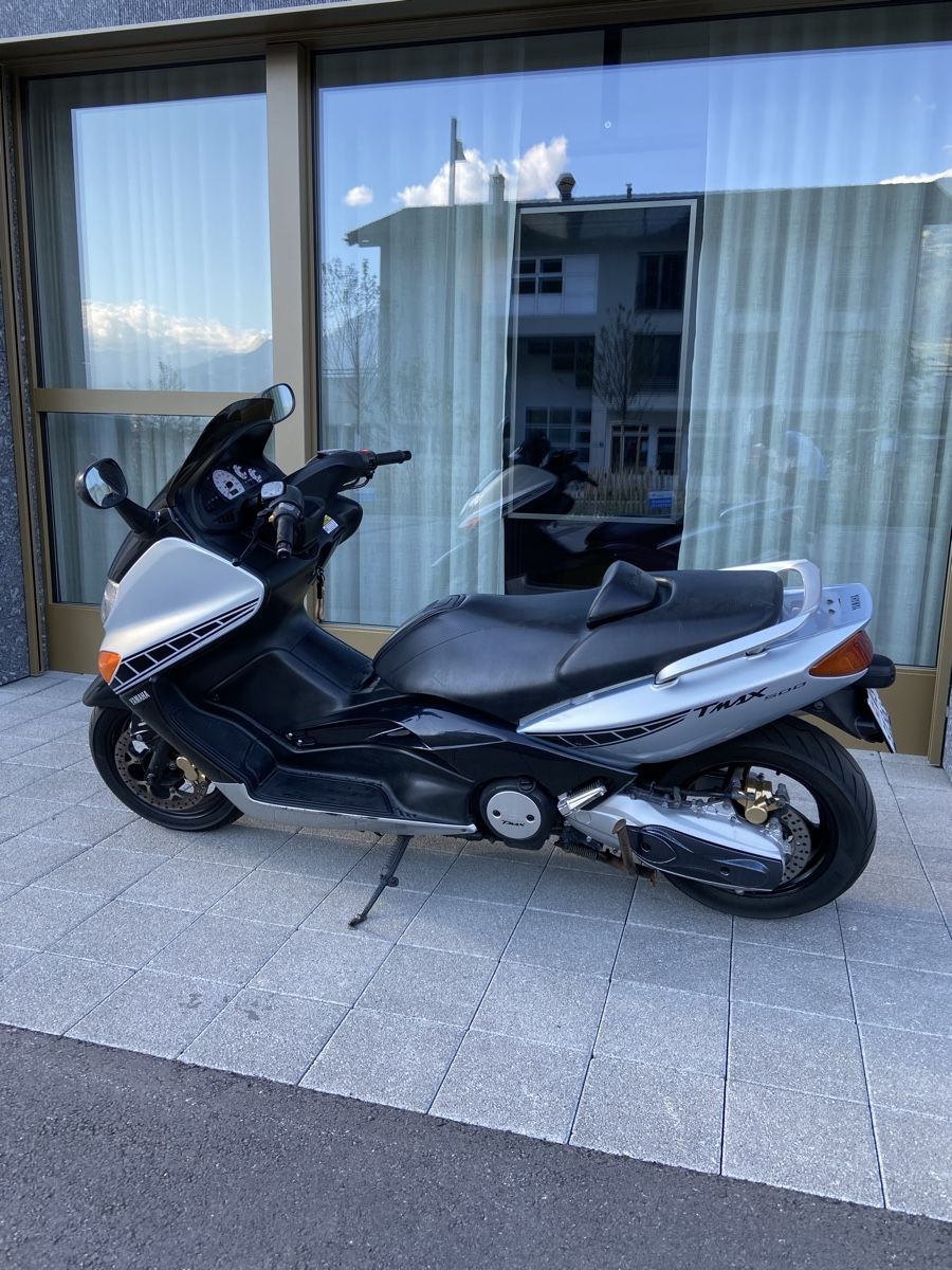 Yamaha Scooters: Yamaha Tmax 500 2001  – D'occasion à Vétroz par fre_b2fh 2