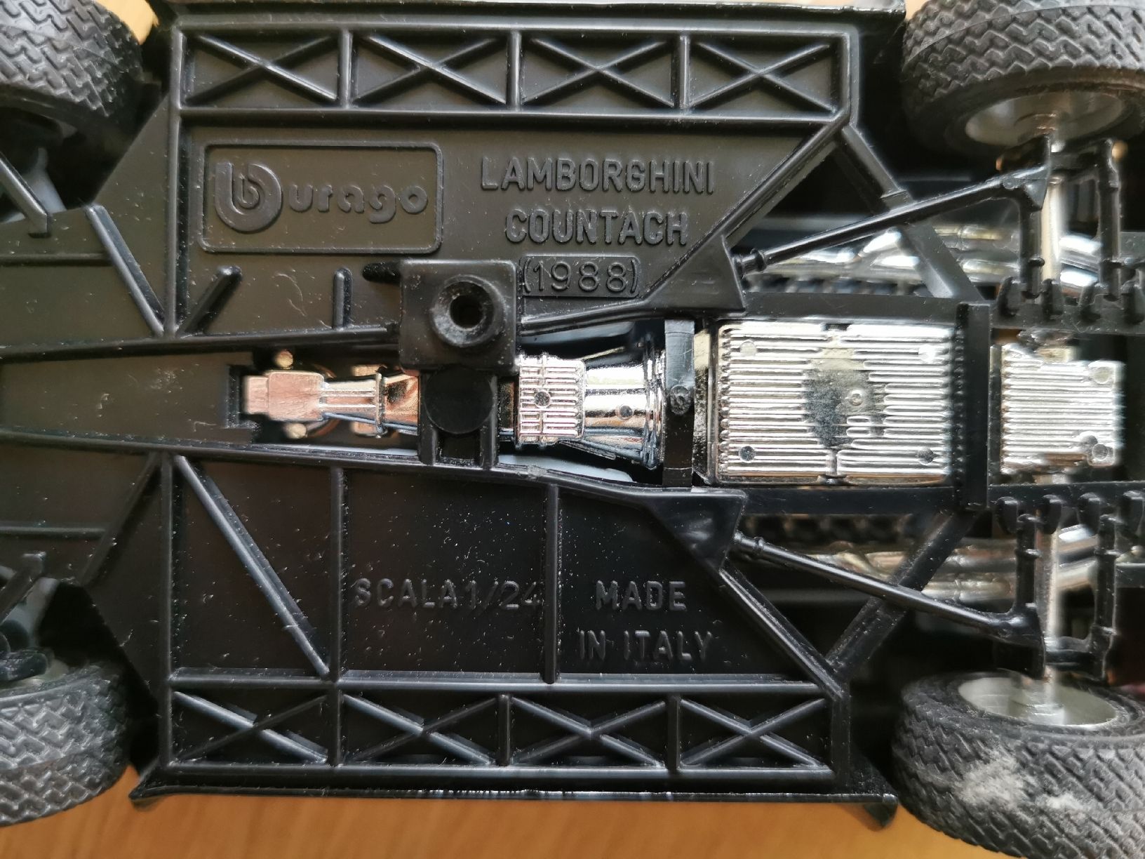 Bburago Modellautos: Lamborghini Countach 1:24 – Gebraucht aus Arnegg von michik999 3
