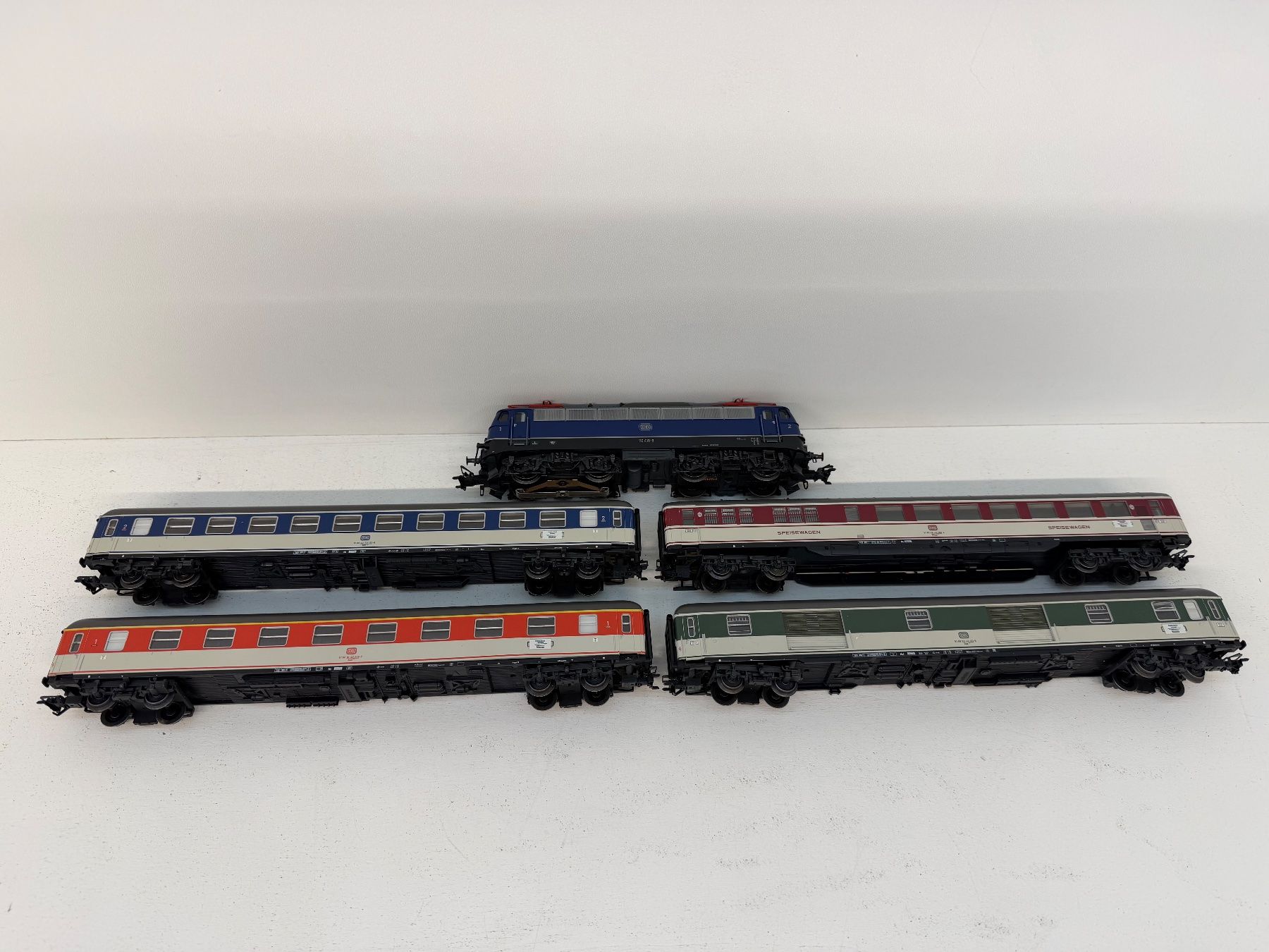 Märklin Modelleisenbahnen: Märklin Schnellzugpackung "Pop-Farben" 26512 – Gebraucht aus Büsserach von ModellbahnDepot 3