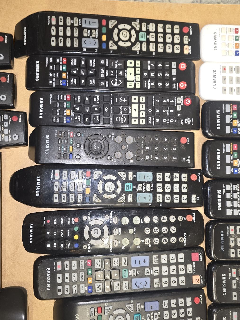 Samsung Telecomandi: Samsung Fernbedienung – Usato da Lenzburg venduto da cameleoncolor 3
