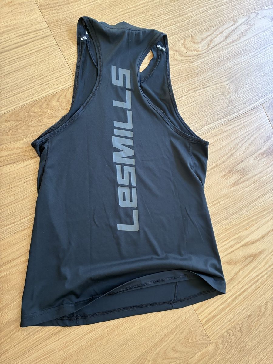 Adidas Top: Schwarzes Adidas Les Mills Tank Top – Usato da Bassersdorf venduto da secondhand_clothing 1