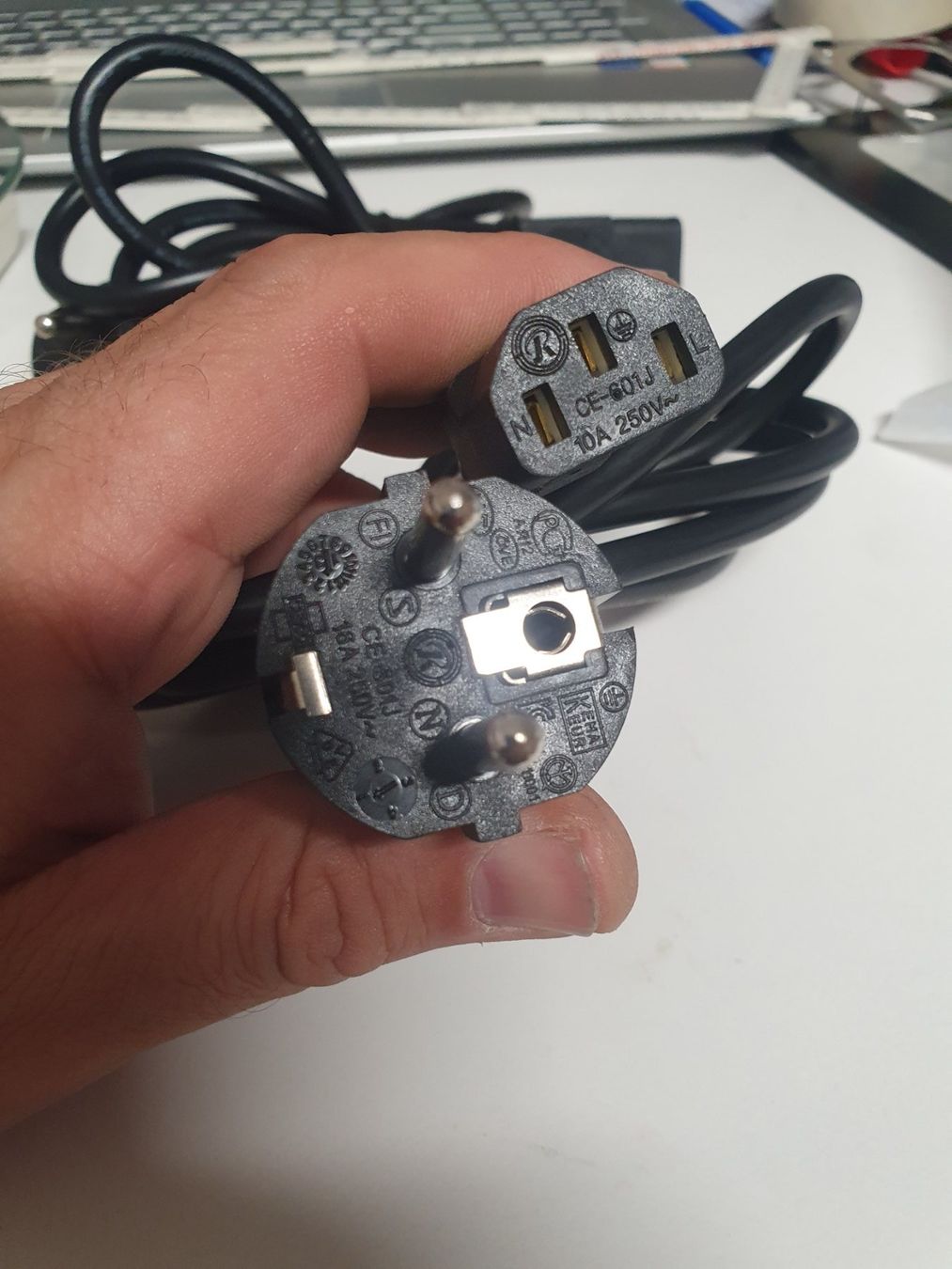 Kabel: Netzkabel 230 V DE FR C13 Schuko Stromkabel 1.50 m – Neu (gemäss Beschreibung) aus Zürich von Alibaba1234 2