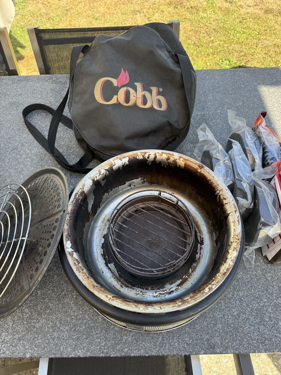 Griglie: Cobb Grill – Usato da Muttenz venduto da budoka66 3