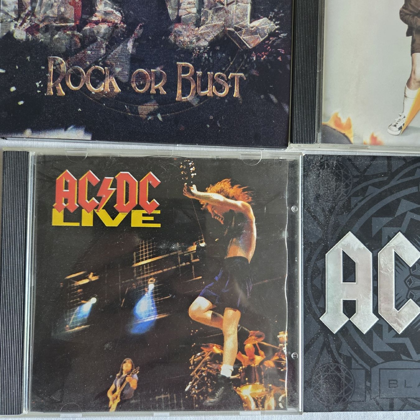 CD: AC/DC   CD Konvolut  – Usato da Stans venduto da Ducati16 1