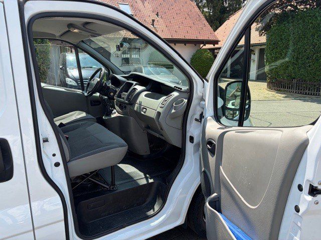 Opel Veicoli commerciali: Opel Vivaro 2.0 CDTI Eco – Usato da Rothrist venduto da SchHunWerGmbH 7