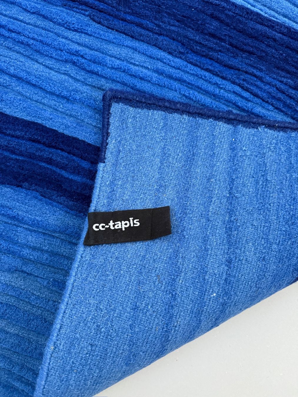 Teppiche: Design Teppich „Stroke“ von CC Tapis – Neu (gemäss Beschreibung) aus Wangen SZ von case690 7