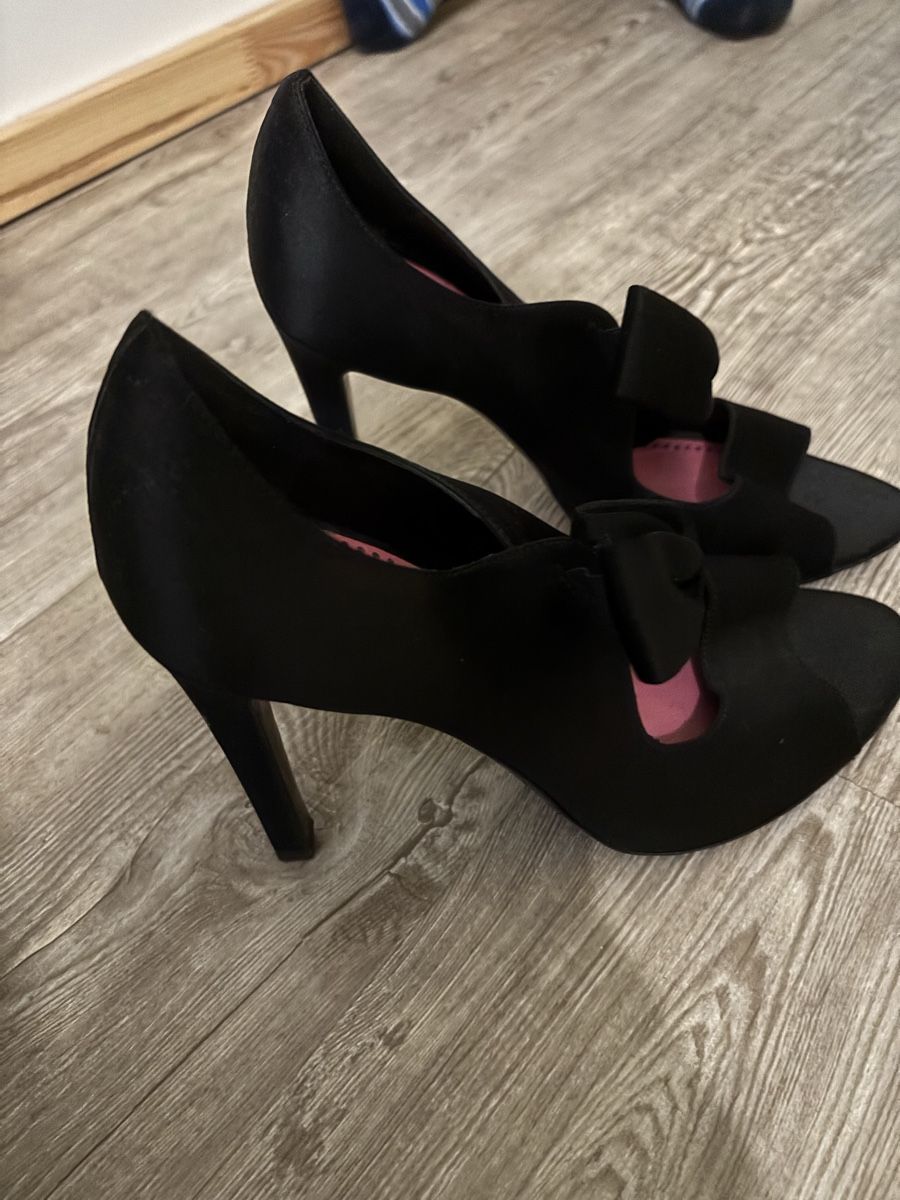 Scarpe da donna: Moschino – Usato da Oberengstringen venduto da nad_wmw2 2
