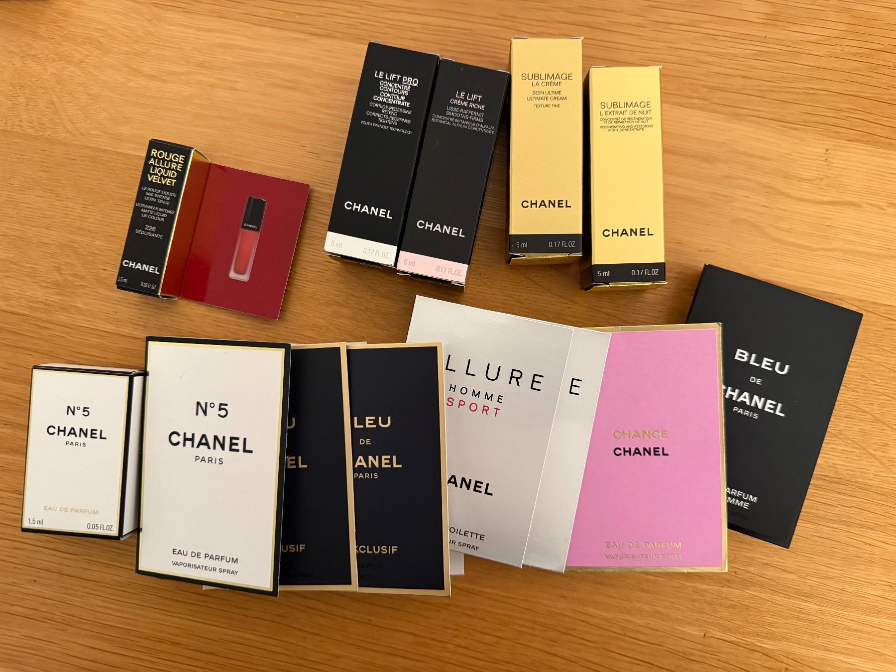 Chanel Make-up: Chanel Diamond Dust Illuminating Powder + Beauté Set / Luxus – Neu (gemäss Beschreibung) aus Basel von Rouge. 6