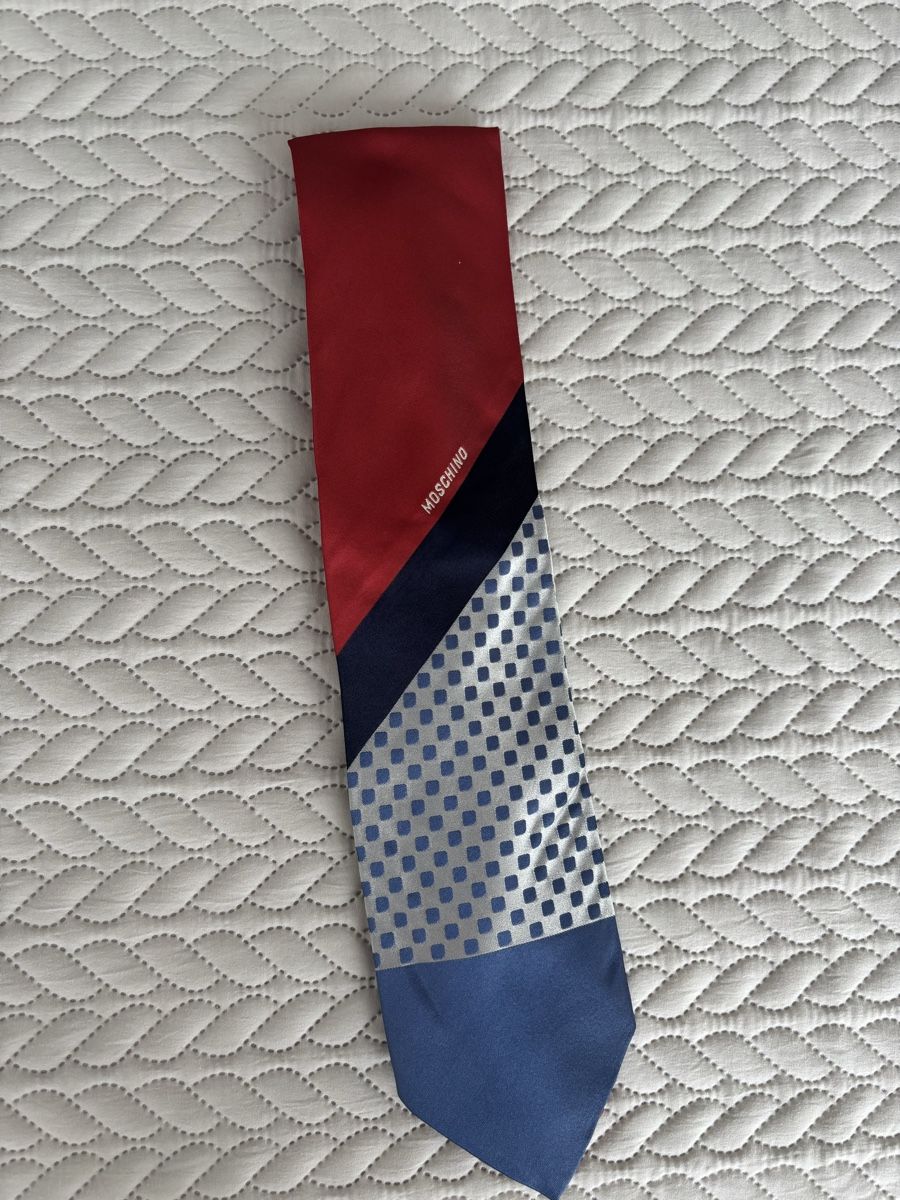 Moschino Cravatte: Moschino Tie Silk 100% NP: 150.- – Nuovo (secondo la descrizione) da Horgen venduto da lme_8kj7 1